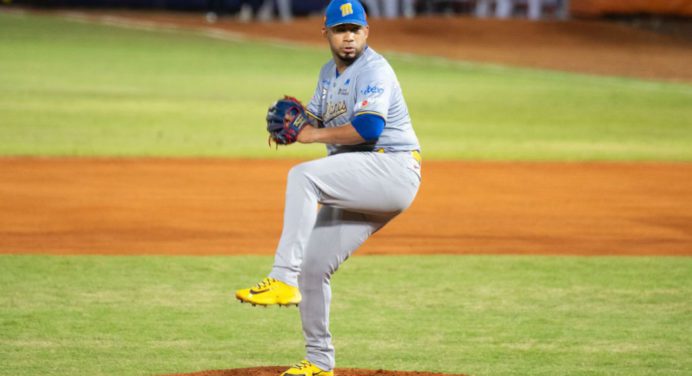 Magallanes asaltó el nido de las Águilas con Junior Guerra como líder
