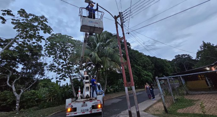 Más de 2 mil familias en La Pica se benefician con el programa Maturín Brilla