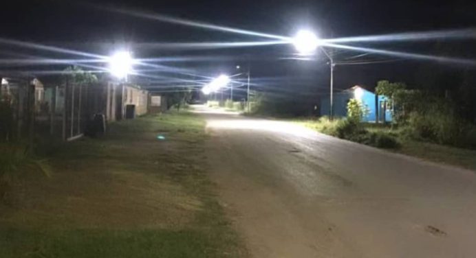 Más de 5 mil familias atendidas con instalación de luminarias en Punceres