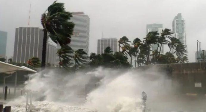 Más de 5 millones de personas evacuadas ante la inminente llegada de Milton a Tampa