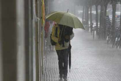 Nubosidad y lluvias este