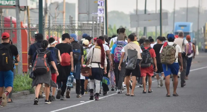 Primera caravana migrante en gobierno de Sheinbaum parte a Ciudad de México