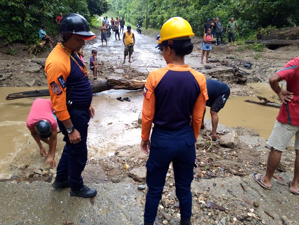 Protección Civil inspecciona zonas afectadas por las lluvias en Sucre