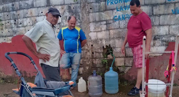 Vecinos de la parroquia Alto de Los Godos claman por el vital líquido