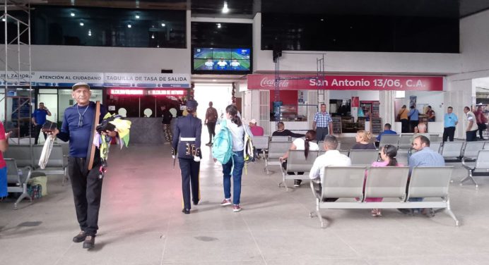 Alta movilización en el Terminal por el juego de la Vinotinto