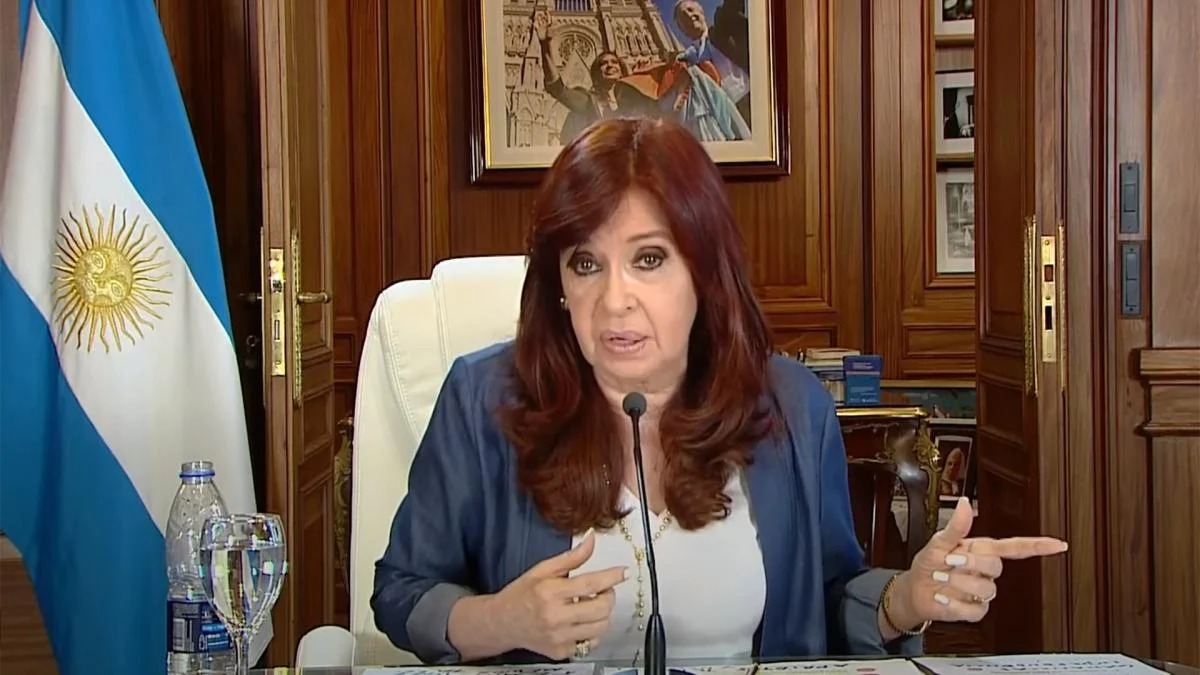 Cristina Kirchner es condenada a seis años de prisión