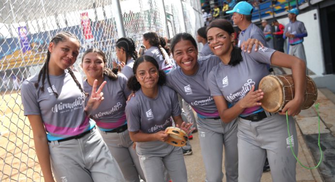 Disputan semifinales de kickingball en los Juegos Oriente 2024