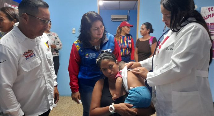 Inauguran consultorio médico en aniversario de Barrio Nuevo Barrio Tricolor