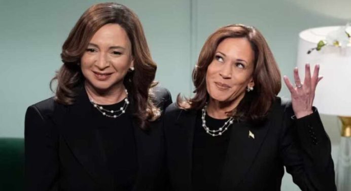 Kamala Harris apareció con su doble en el programa Saturday Night Live