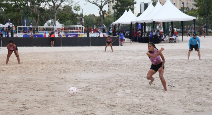 Kickingball entra en la jornada clave para definir a los semifinalistas