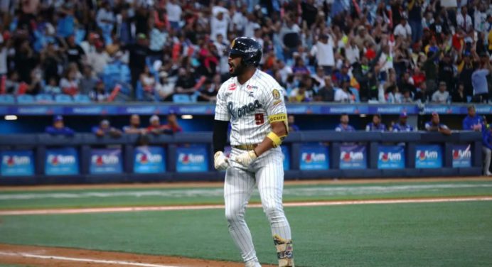 Leones del Caracas pasaron la escoba en duelo de felinos