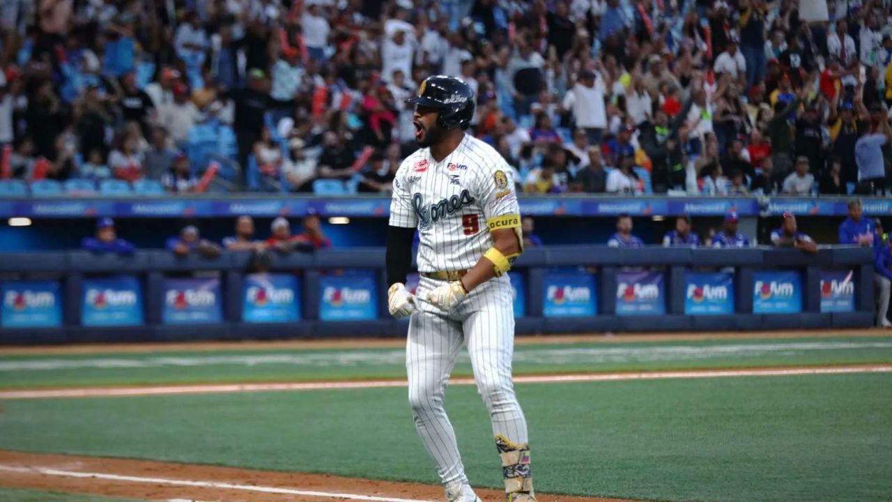 Leones del Caracas pasaron la escoba en duelo de felinos