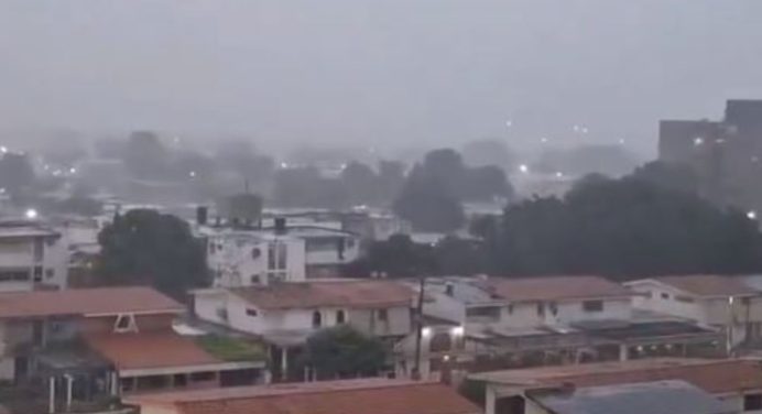 Lluvias inundaron algunos sectores en el estado Zulia este #23Nov