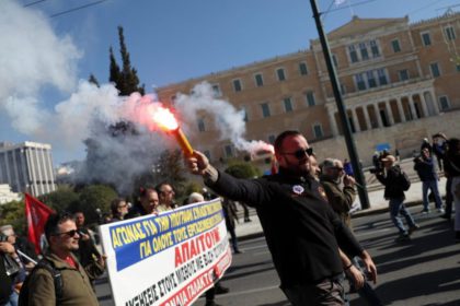 manifestantes en Grecia