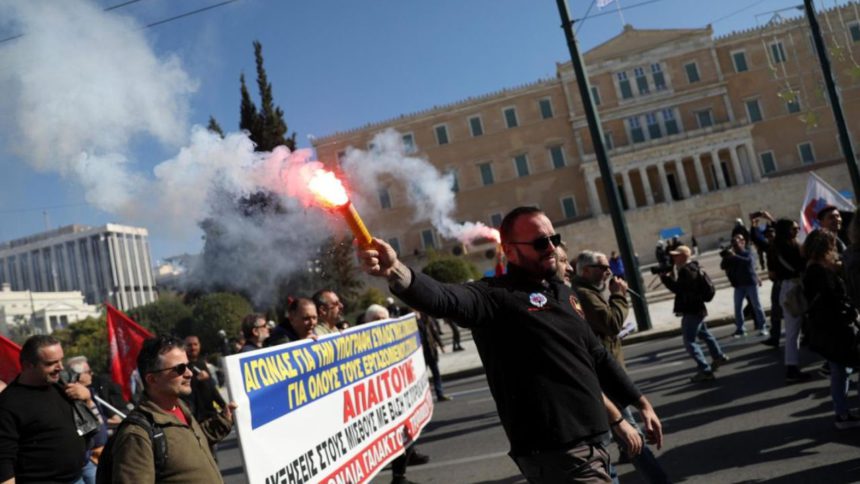 manifestantes en Grecia