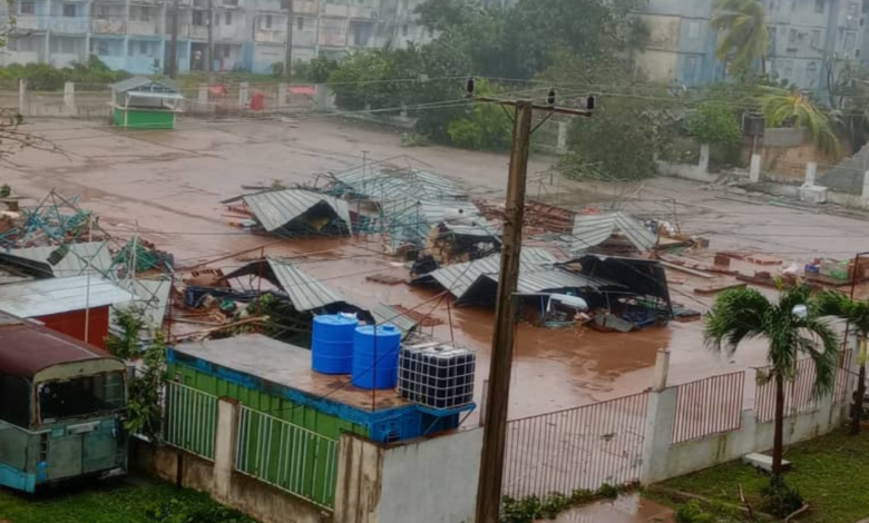 Passage of Hurricane Rafael causes havoc and leaves Cuba in darkness again