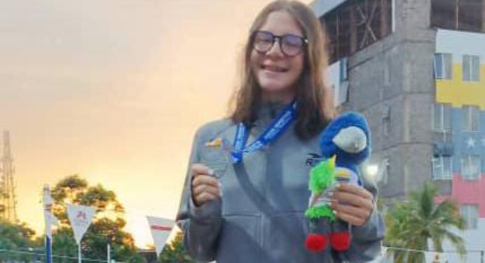 Plata y bronce para Yngrid Arias en natación de los Juegos Oriente 2024