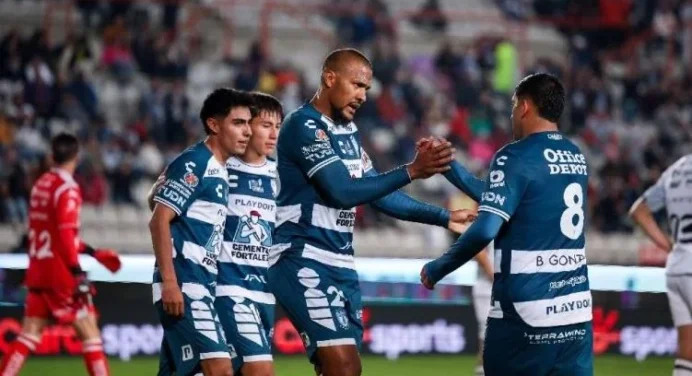 Salomón Rondón brilló con hat trick en la victoria del Pachuca