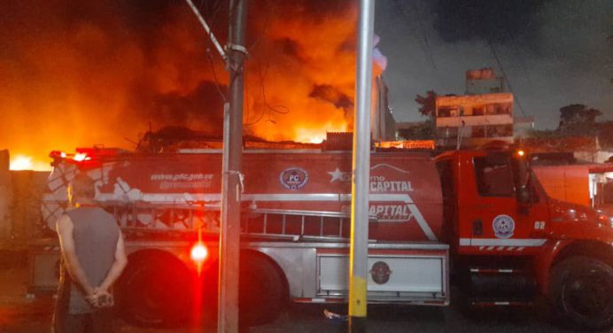 Se incendió galpón dejando 7 lesionados en Caracas