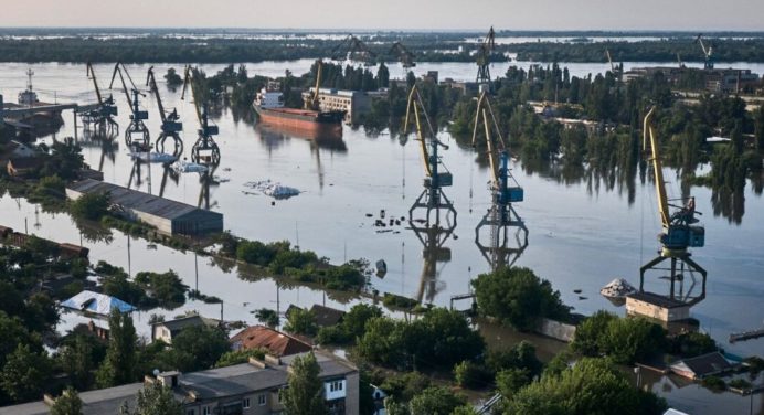 Ucrania alerta sobre riesgo de inundaciones tras el ataque ruso a una presa en Donetsk