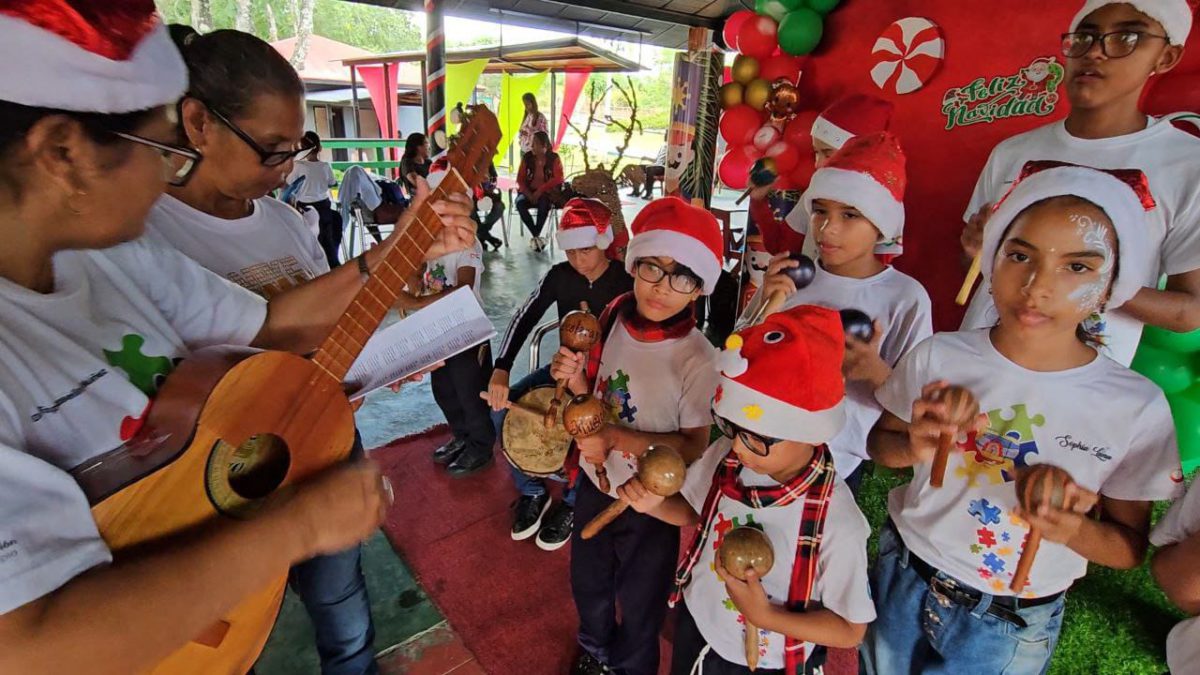105 ninos del programa de estimulacion sensorial celebran navidad en la guaricha laverdaddemonagas.com ninos3