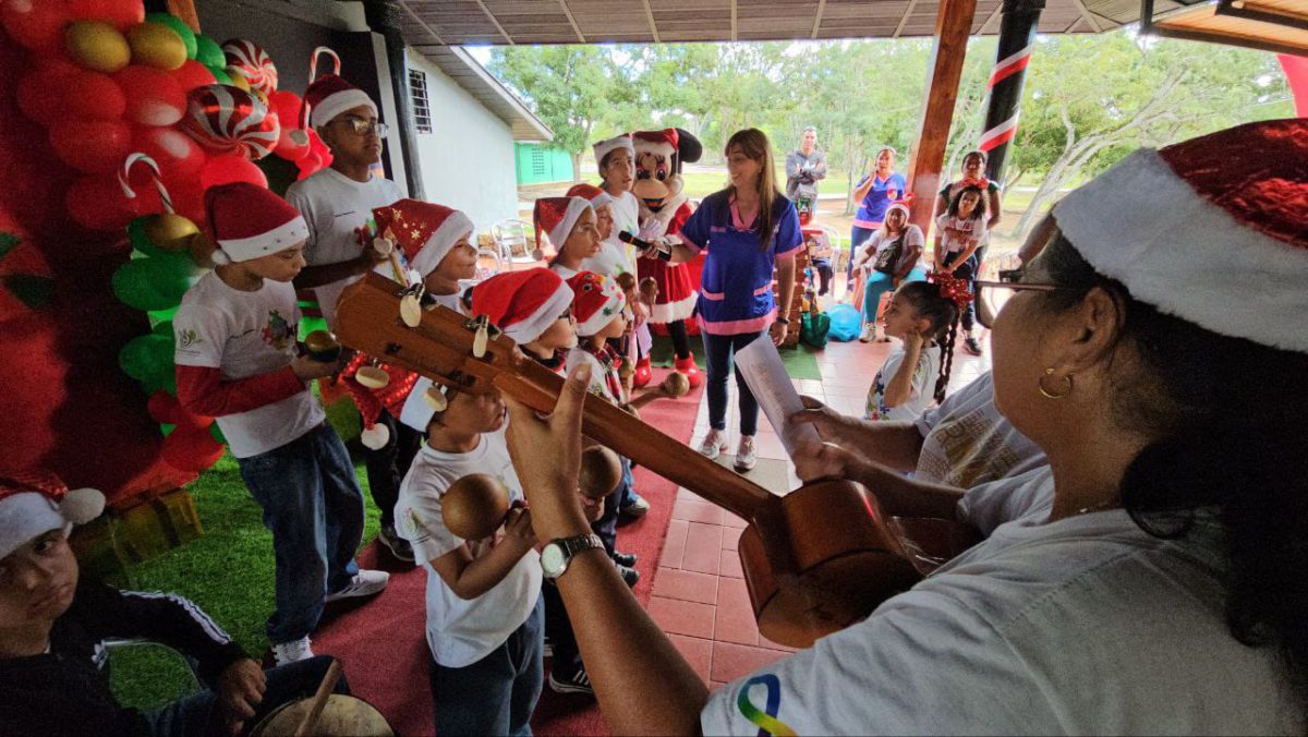 105 ninos del programa de estimulacion sensorial celebran navidad en la guaricha laverdaddemonagas.com ninos4