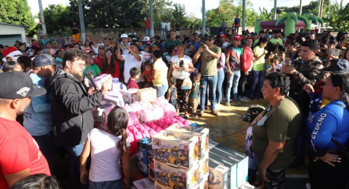 300 mil juguetes para los niños de Monagas obsequia el Gobernador Luna