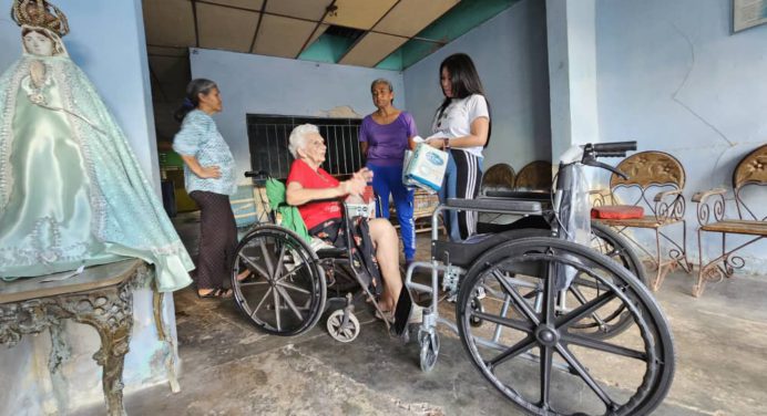 Alcaldía de Maturín mejora vidas entregando sillas de ruedas