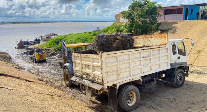 Alcaldía de Sotillo ejecuta limpieza integral de la rampa fluvial de Barrancas del Orinoco