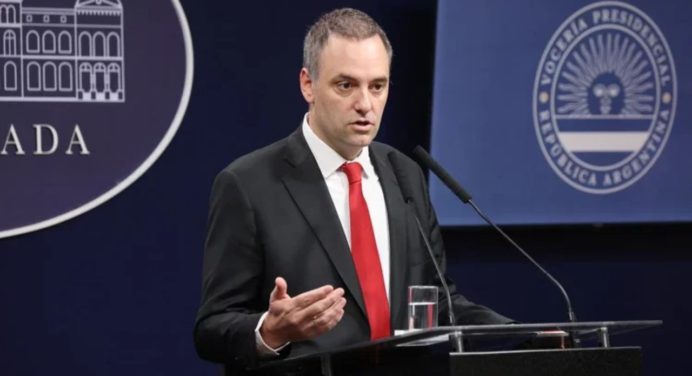 Argentina anuncia cambios drásticos en su régimen migratorio