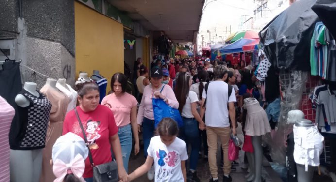 Centro de Maturín a tope por la temporada navideña