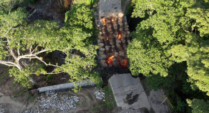 Demolición controlada del puente El Bongo en Portuguesa para su reconstrucción