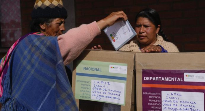 El Tribunal Supremo Electoral comienza el conteo de votos en Bolivia