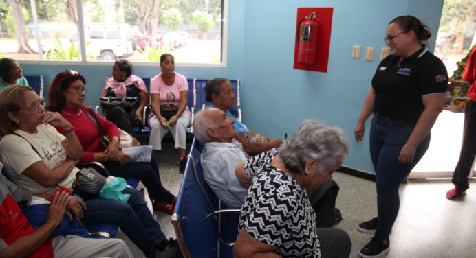 Entregan prótesis dentales a más de 40 abuelos de Monagas