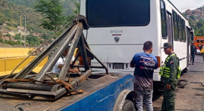 Funcionaria de la PNB falleció tras accidente en la autopista Caracas – La Guaira