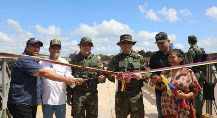 Gobierno de Venezuela inaugura puente en la isla de Anacoco, Guayana Esequiba (video)