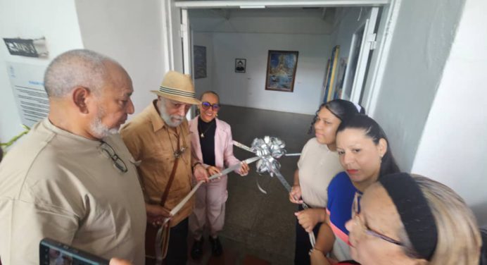 Inauguran Salón 7 de diciembre itinerante en la Escuela Eloy Palacios de Maturín