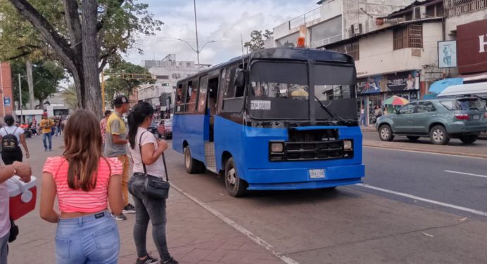 Maturineses afirman que algunos colectores no quieren dar vuelto a los pasajeros