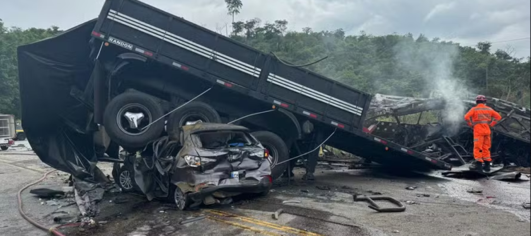 Mueren al menos 22 personas en un accidente de autobús en Brasil