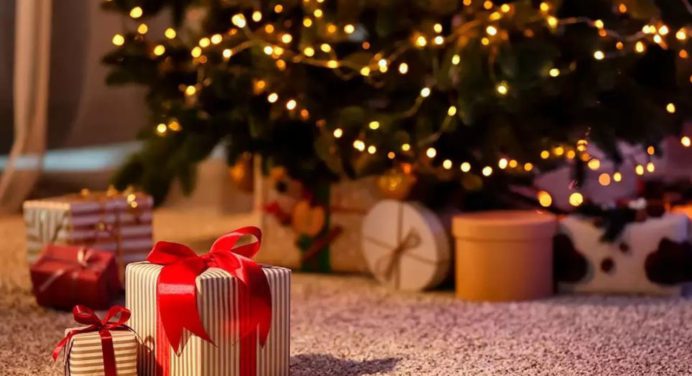Niños esperan con ansias la llegada de San Nicolás con sus obsequios