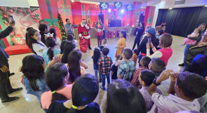 Niños y niñas de Samanna disfrutan de la magia de la Navidad