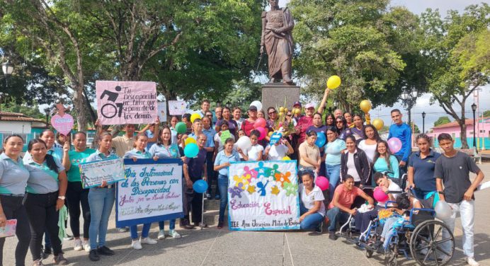 Personas con discapacidad celebran su día en el municipio Cedeño