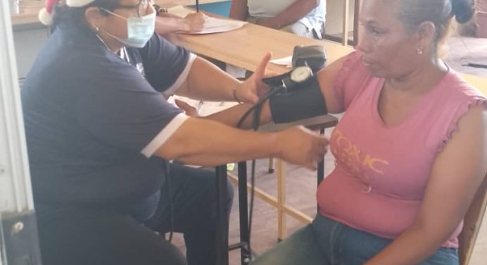 Por Amor a tí y Cáritas Maturín benefician a más de 160 personas en Uracoa