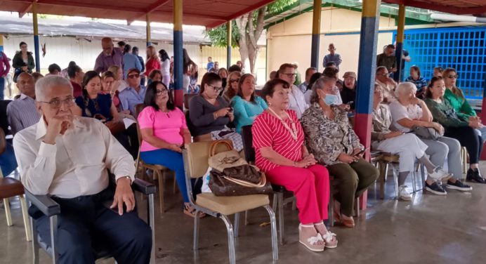 Profesores Universitarios de la Upel siguen educando a pesar de sus carencias