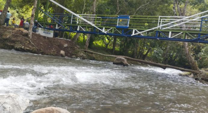 Puente nuevo en Miraflores beneficia a El Palmar de Brito y otros sectores