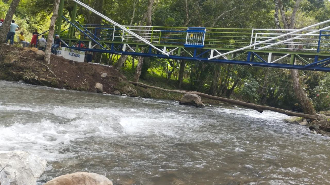 Puente nuevo en Miraflores beneficia a El Palmar de Brito y otros sectores