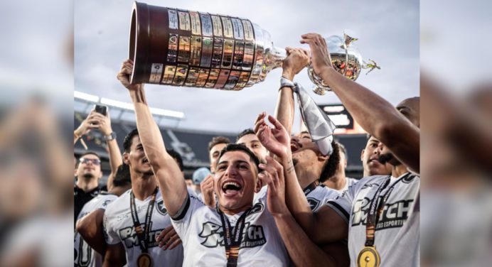 Savarino se convirtió en el segundo venezolano en ganar la Copa Libertadores