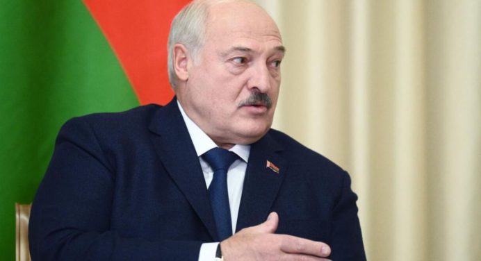 A una semana de las elecciones de Bielorrusia, Lukashenko libera a 23 presos políticos