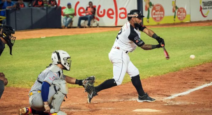 Águilas hundió al Magallanes en lo más profundo