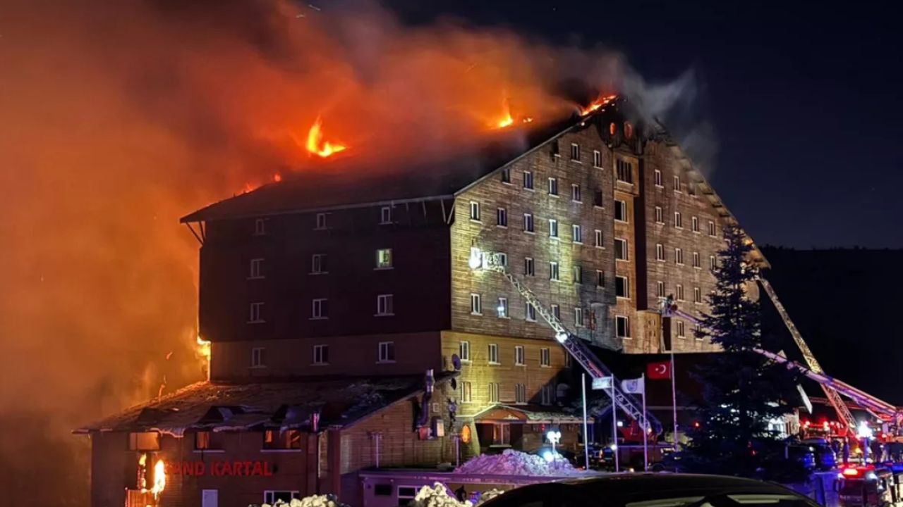 Al menos 66 muertos en el incendio de un hotel en Turquía (+VIDEO)